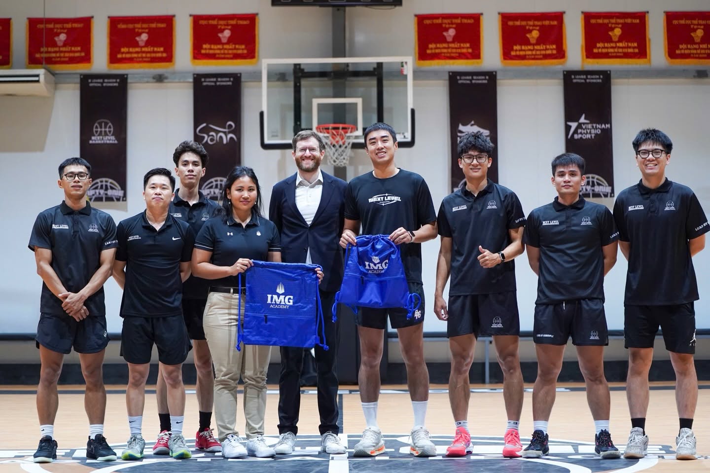 IMG Academy x Next Level Basketball pathway partnership